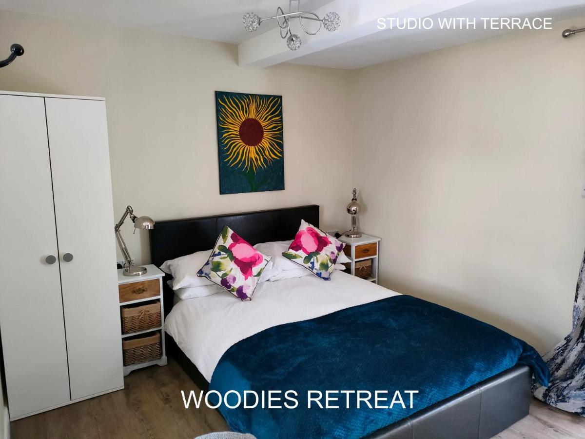 Woodies Peasmarsh Екстериор снимка