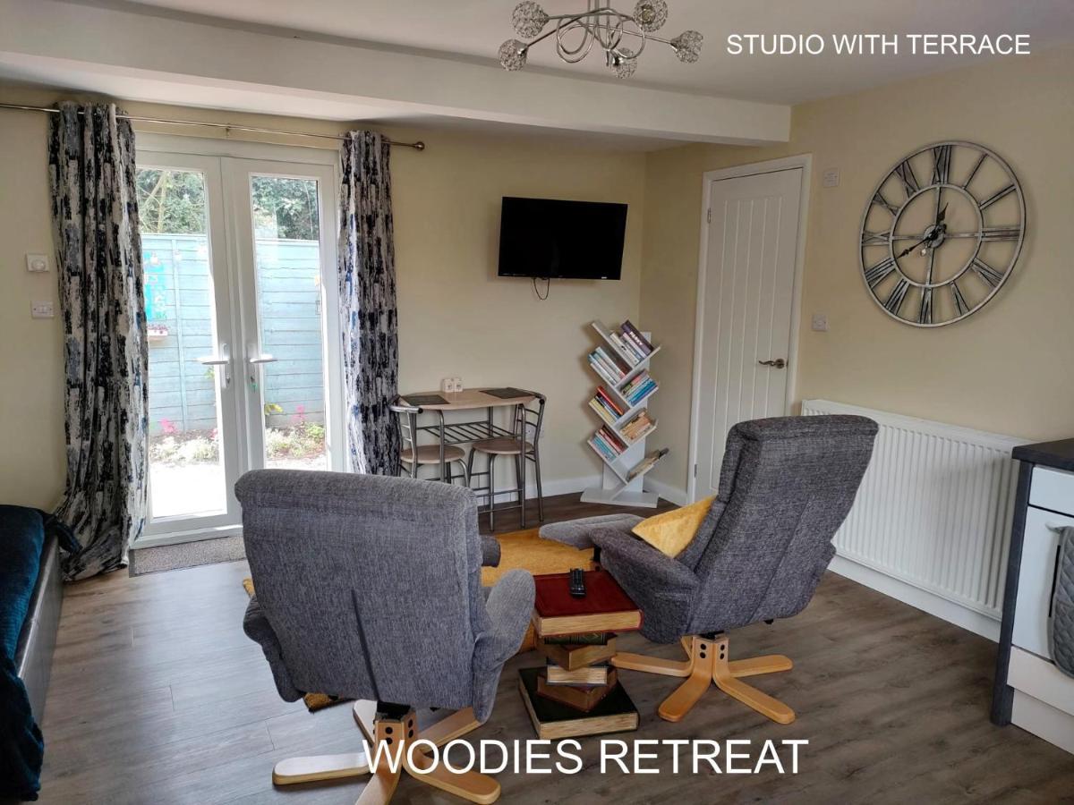 Woodies Peasmarsh Екстериор снимка