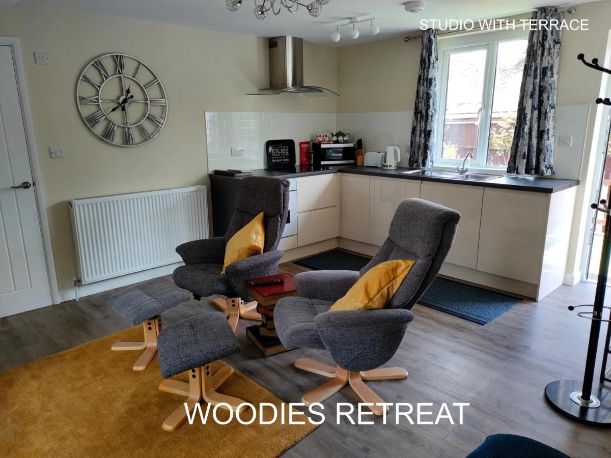Woodies Peasmarsh Екстериор снимка