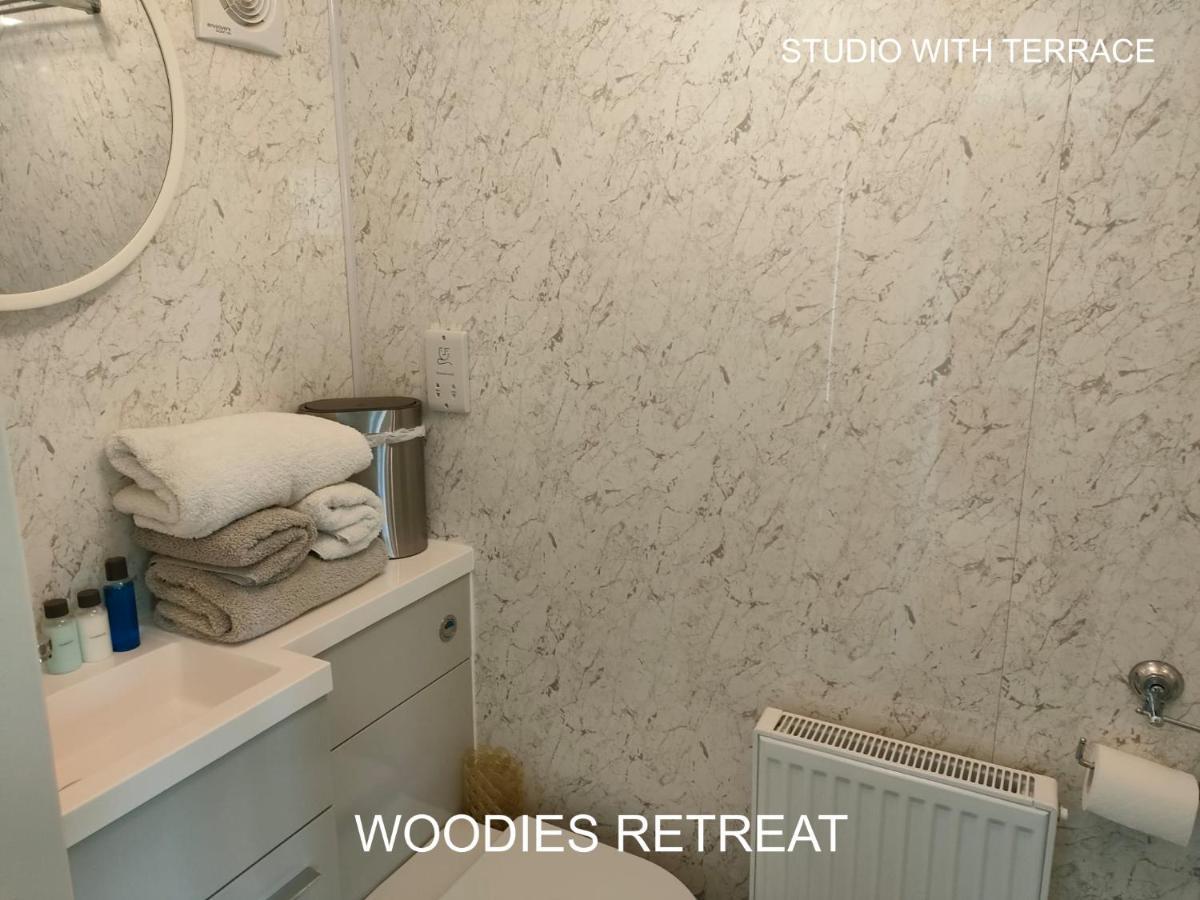 Woodies Peasmarsh Екстериор снимка